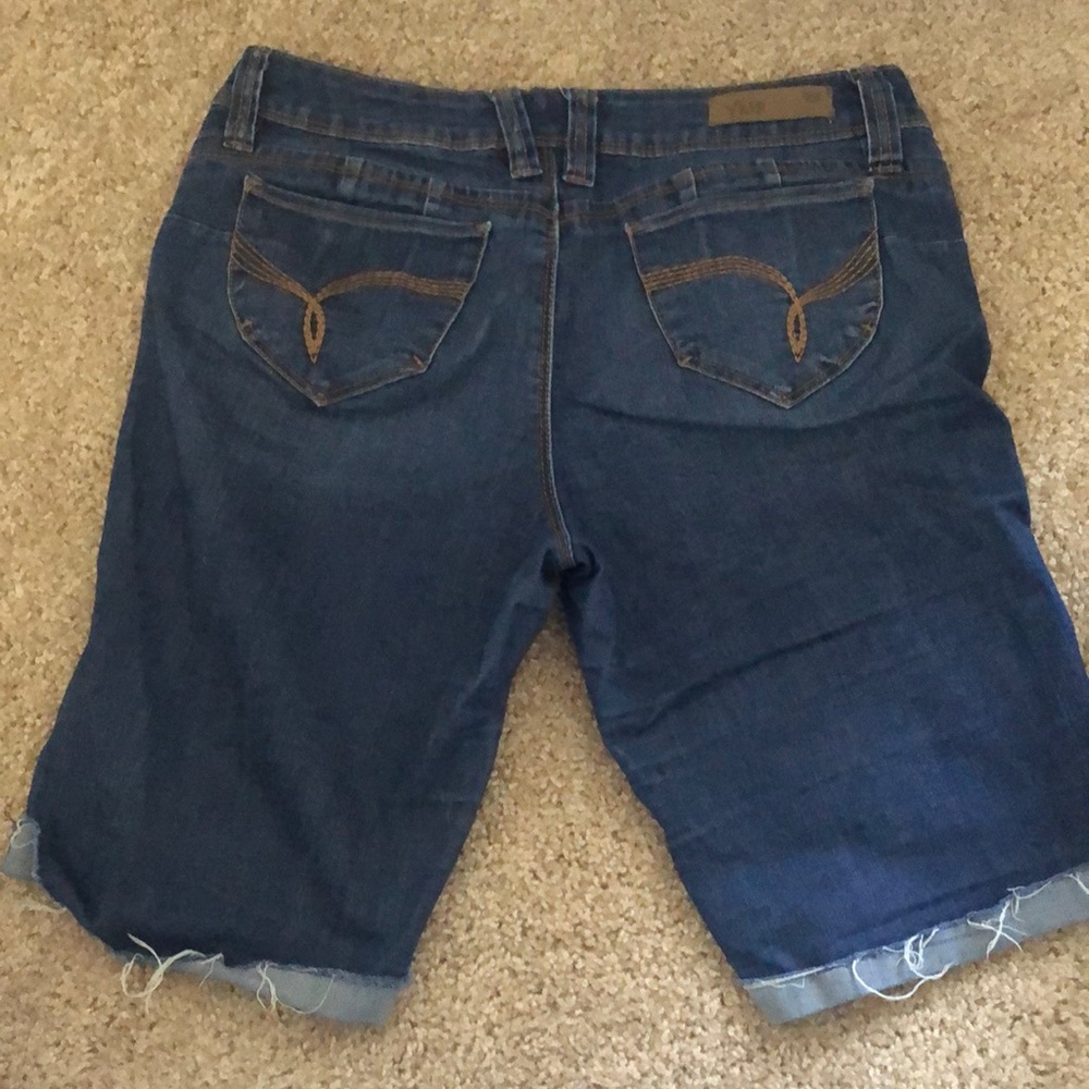 Middle Rise Shorts - Picture 2 of 2